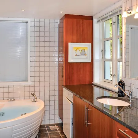 With Hot Tub Ix Holiday home *